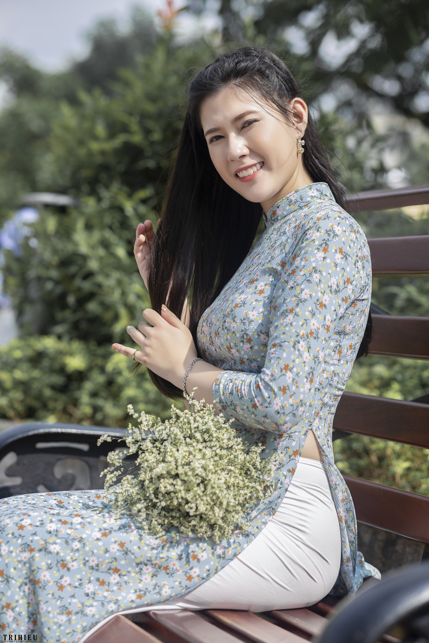 Duyên dáng áo dài trắng hoa [Y6D2DI]