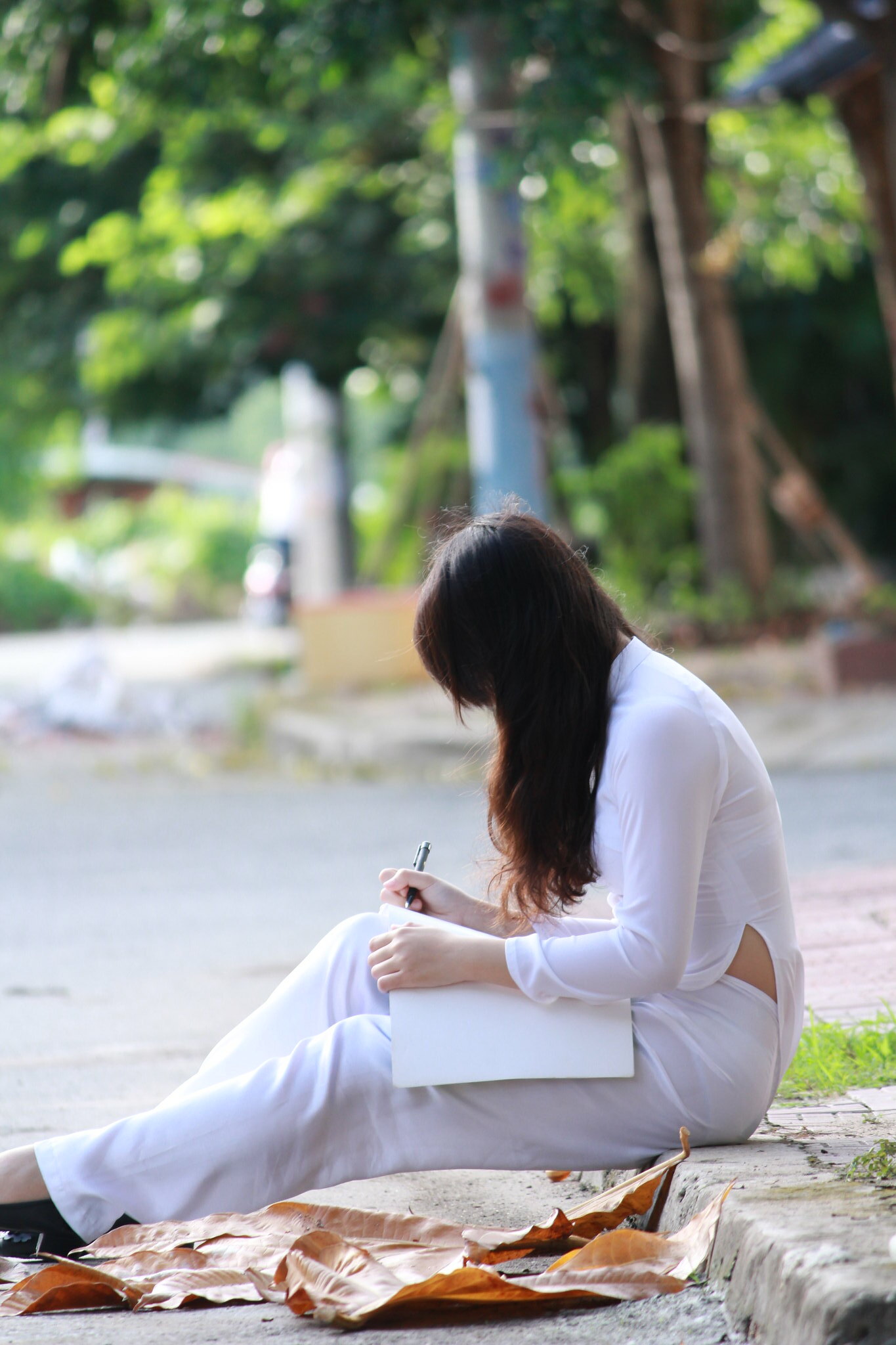 Quý phái áo dài trắng nữ sinh [F1V2MH]