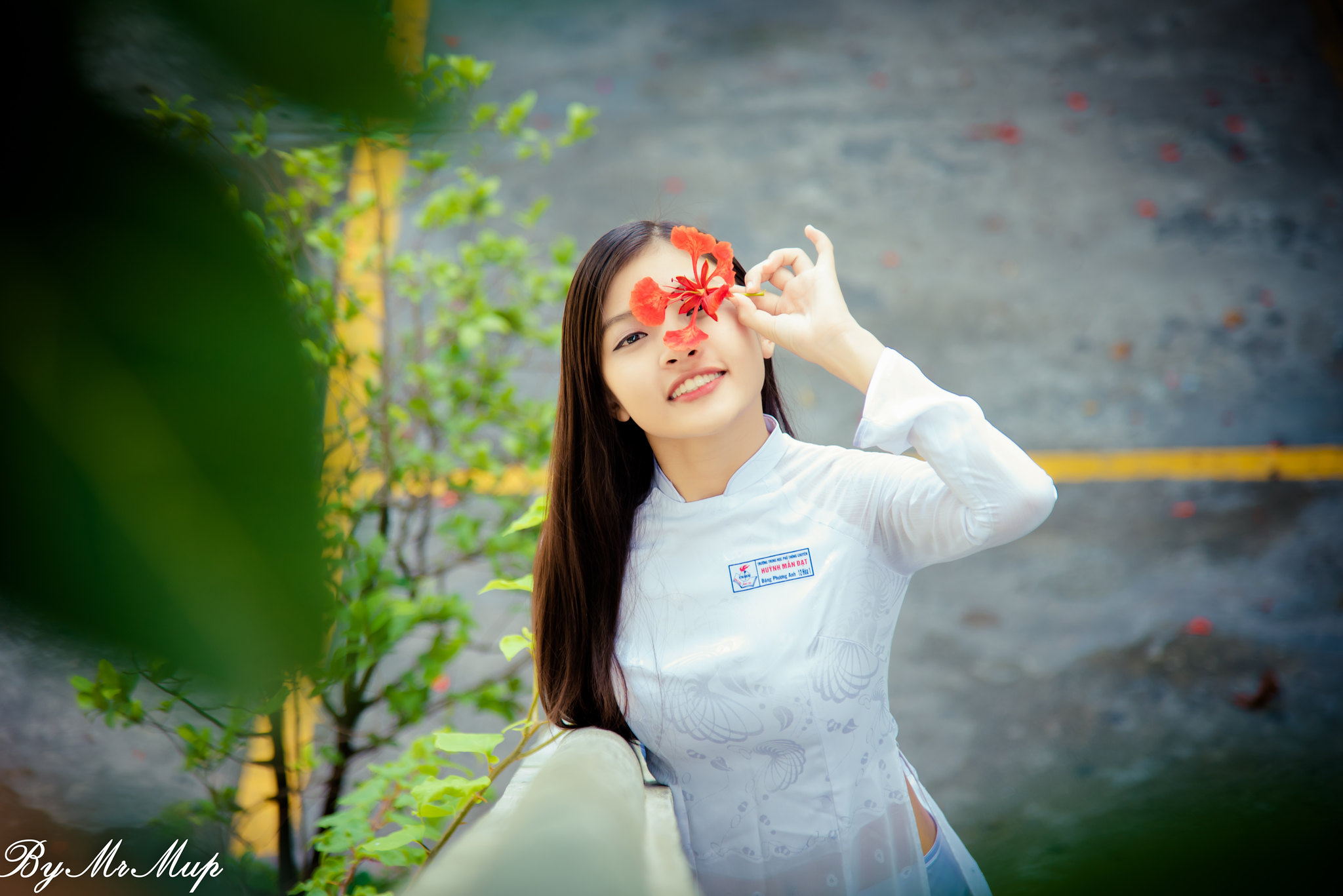 Áo dài trắng vẻ đẹp áo dài hoa thanh lịch [ILYH4B]
