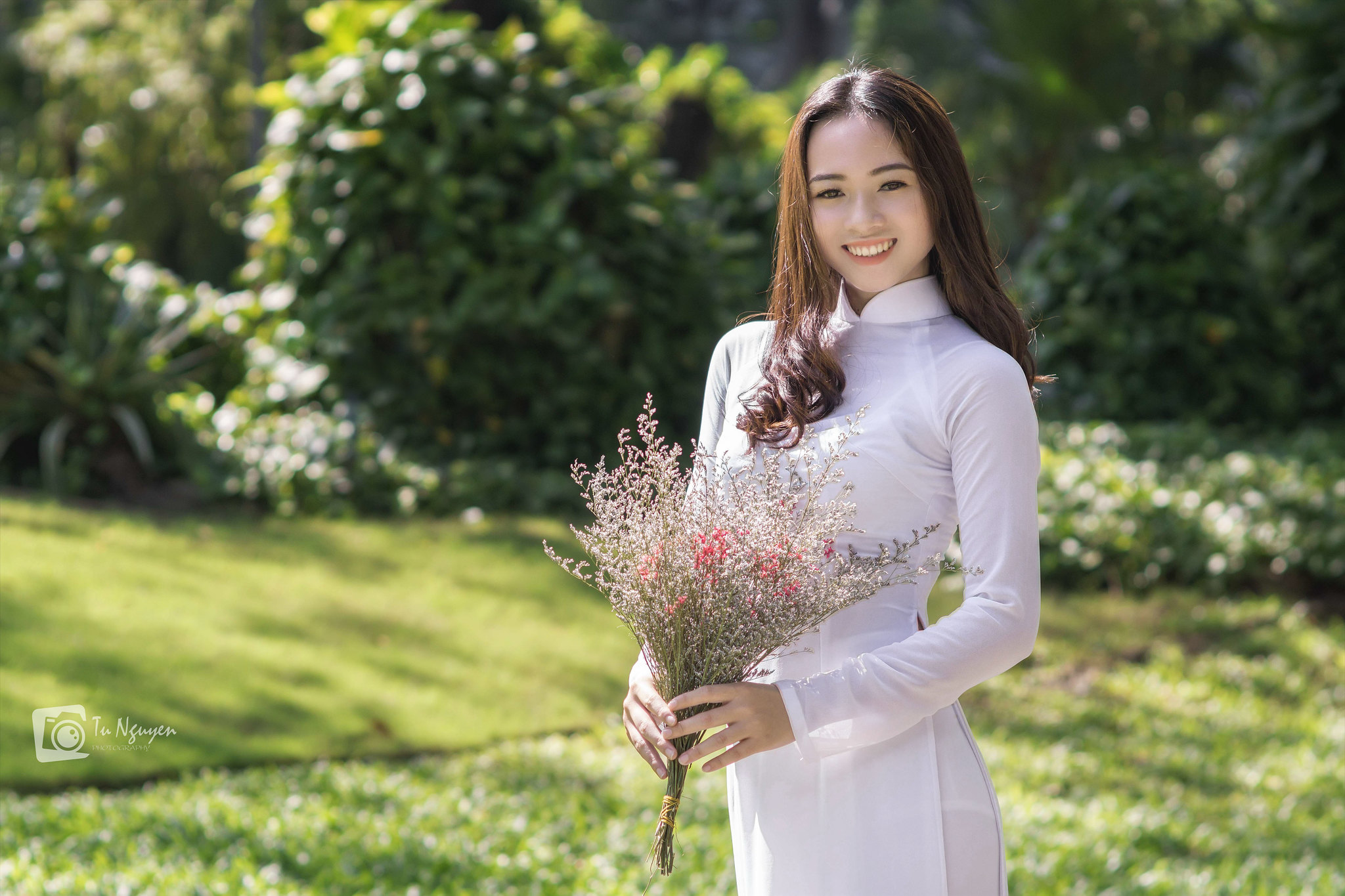 Áo dài trắng dịu dàng hoa [ASWZTW]