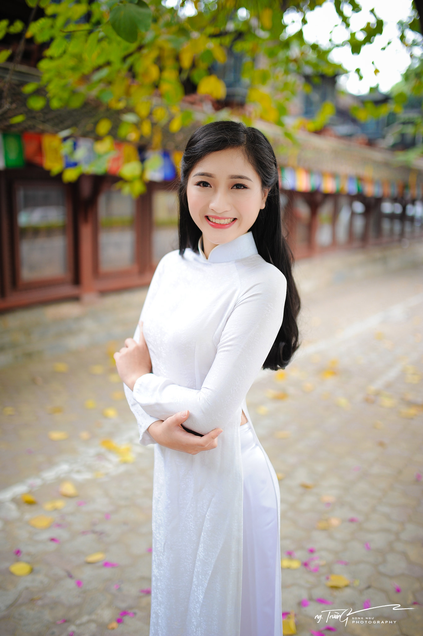 Áo dài trắng ảnh nền tinh khôi e ấp [9XLNHS]