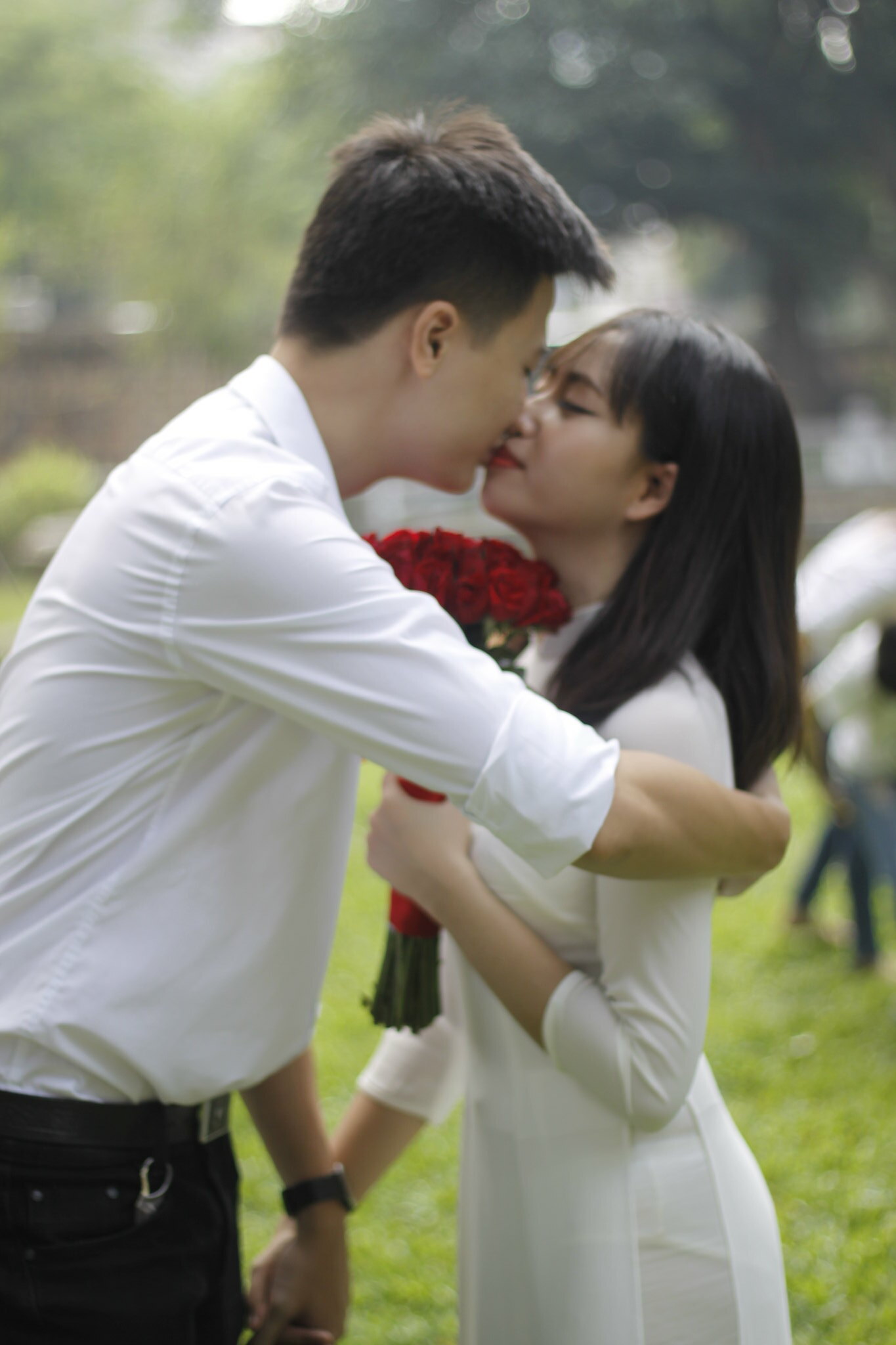 Áo dài trắng rửa mắt với ảnh nữ sinh yêu kiều [NEWMAS]