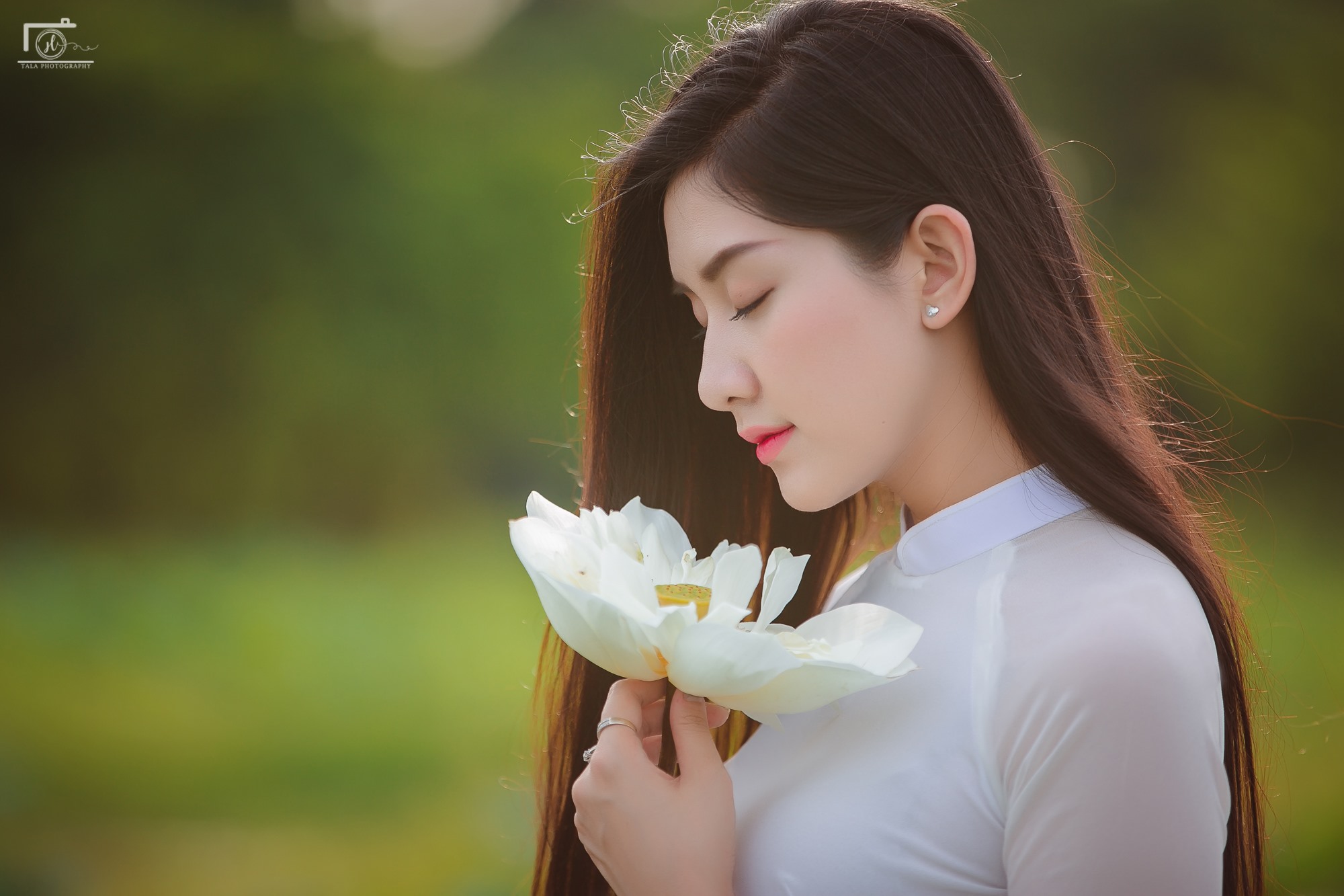 Áo dài trắng hoa thanh nhã [FG0IAV]