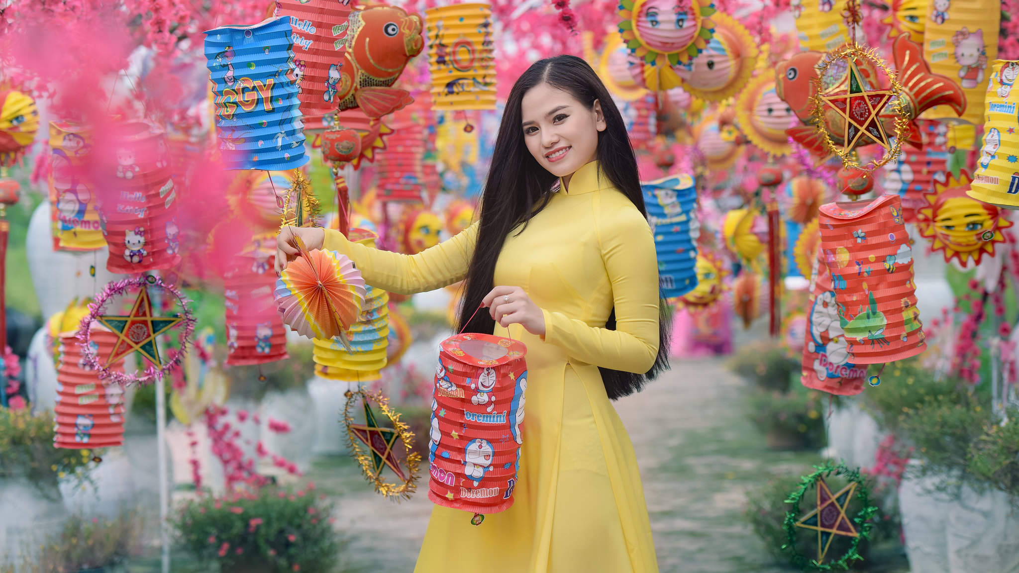 Girl xinh áo dài vàng hiện đại áo dài vàng [IELRSY]