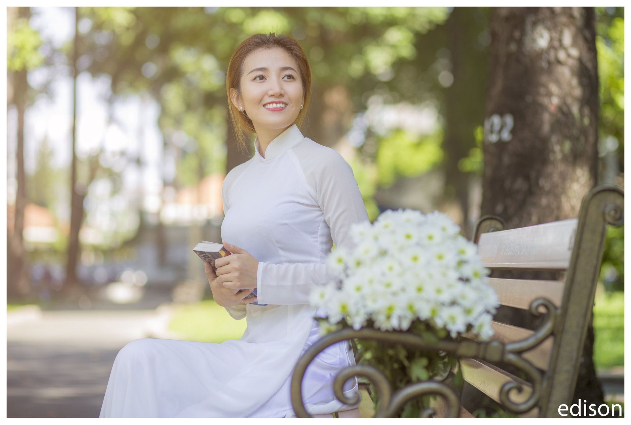 Áo dài trắng hoa nữ tính [HHBPP4]