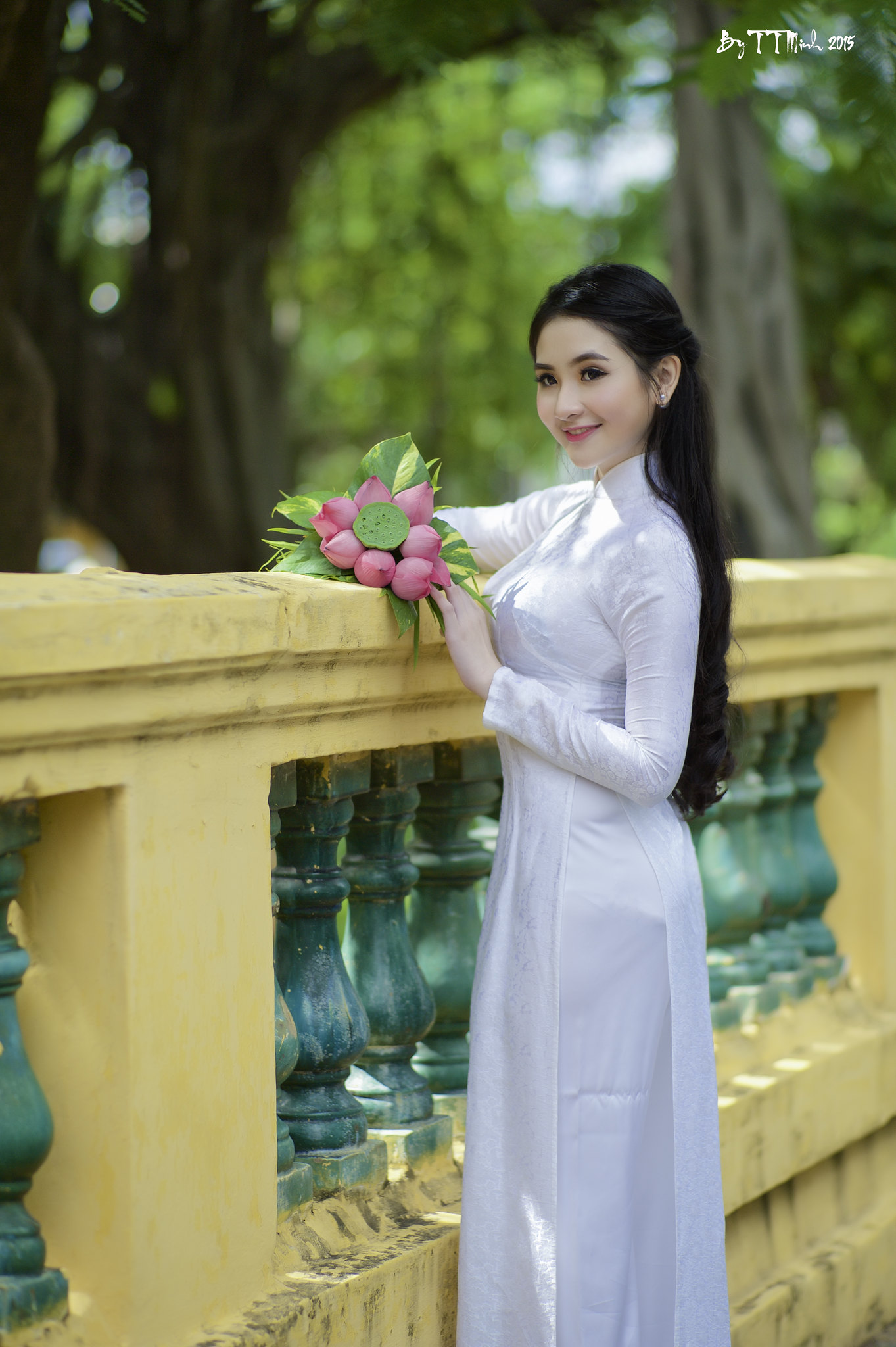 Áo dài trắng nền nã [4PY5SW]
