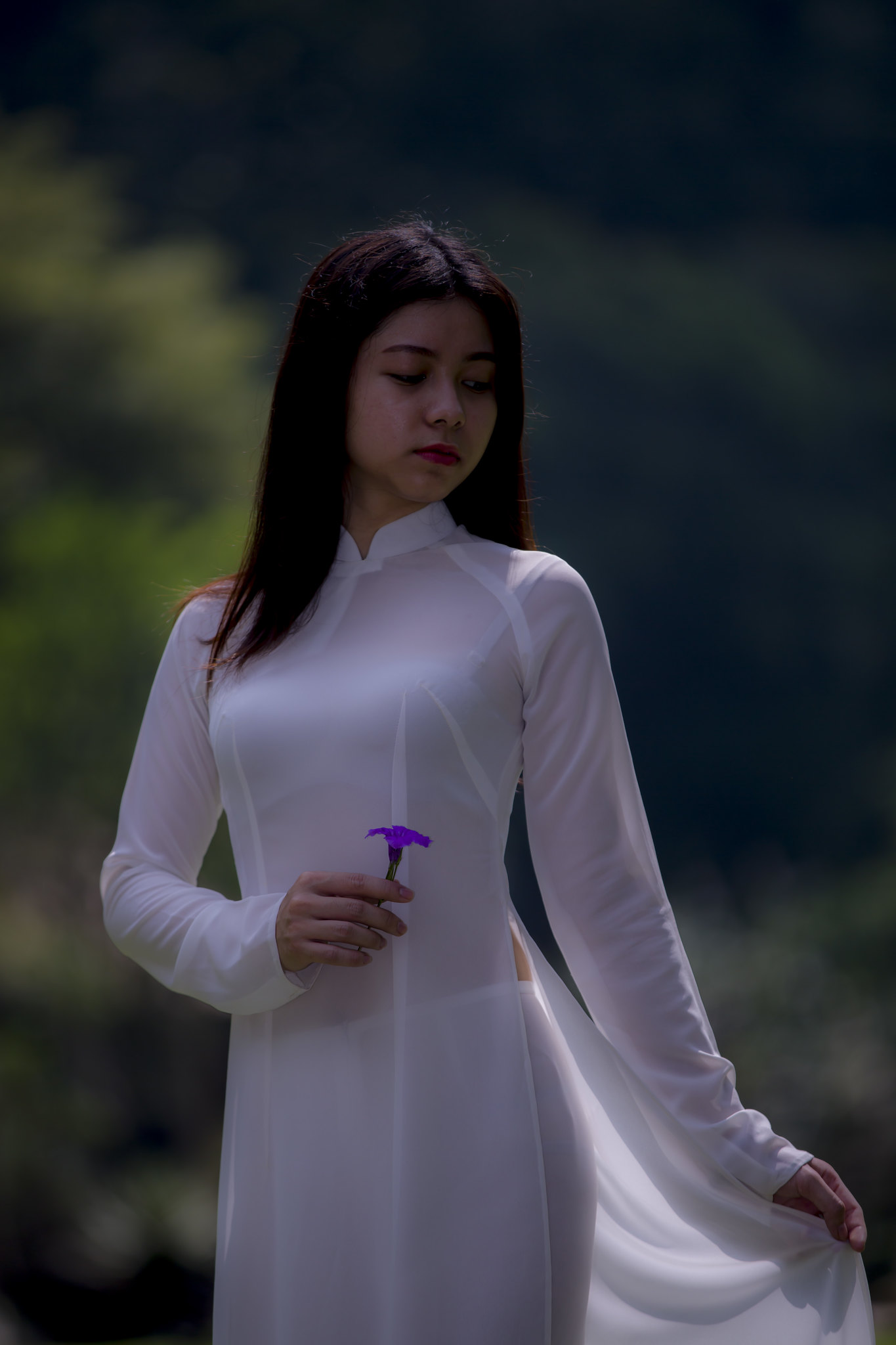 Áo dài trắng nữ nhân quý phái [WH4FRX]