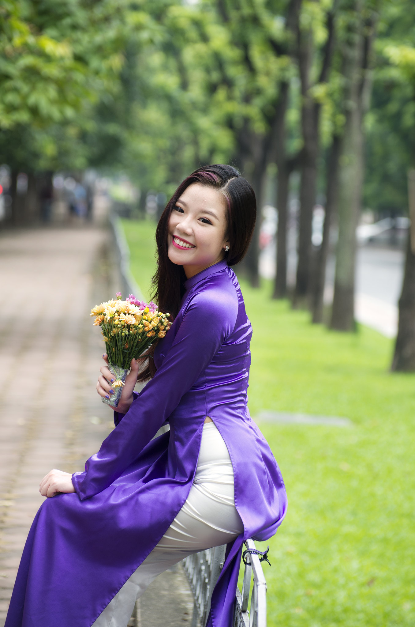 Vẻ đẹp áo dài tím mộc mạc áo dài tím [VALDVE]