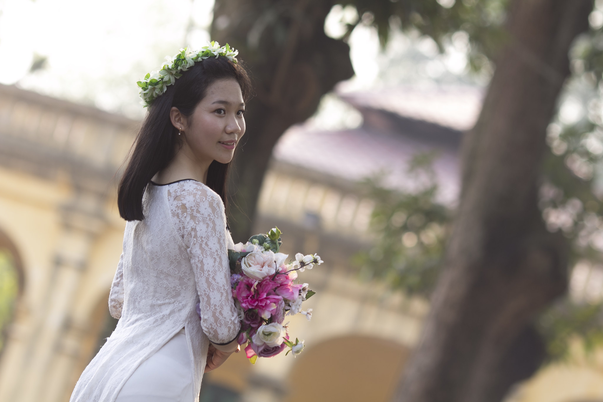 Nét Việt áo dài trắng hoa [FDY4LI]