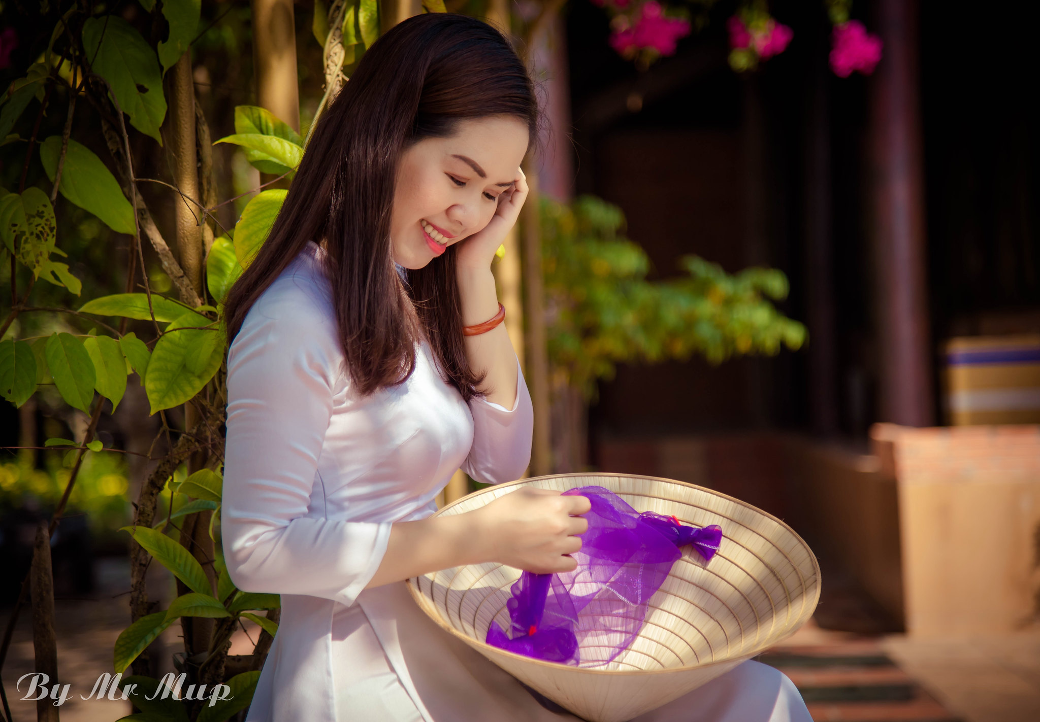 Ảnh áo dài trắng thuần Việt nắng [OVLIJC]
