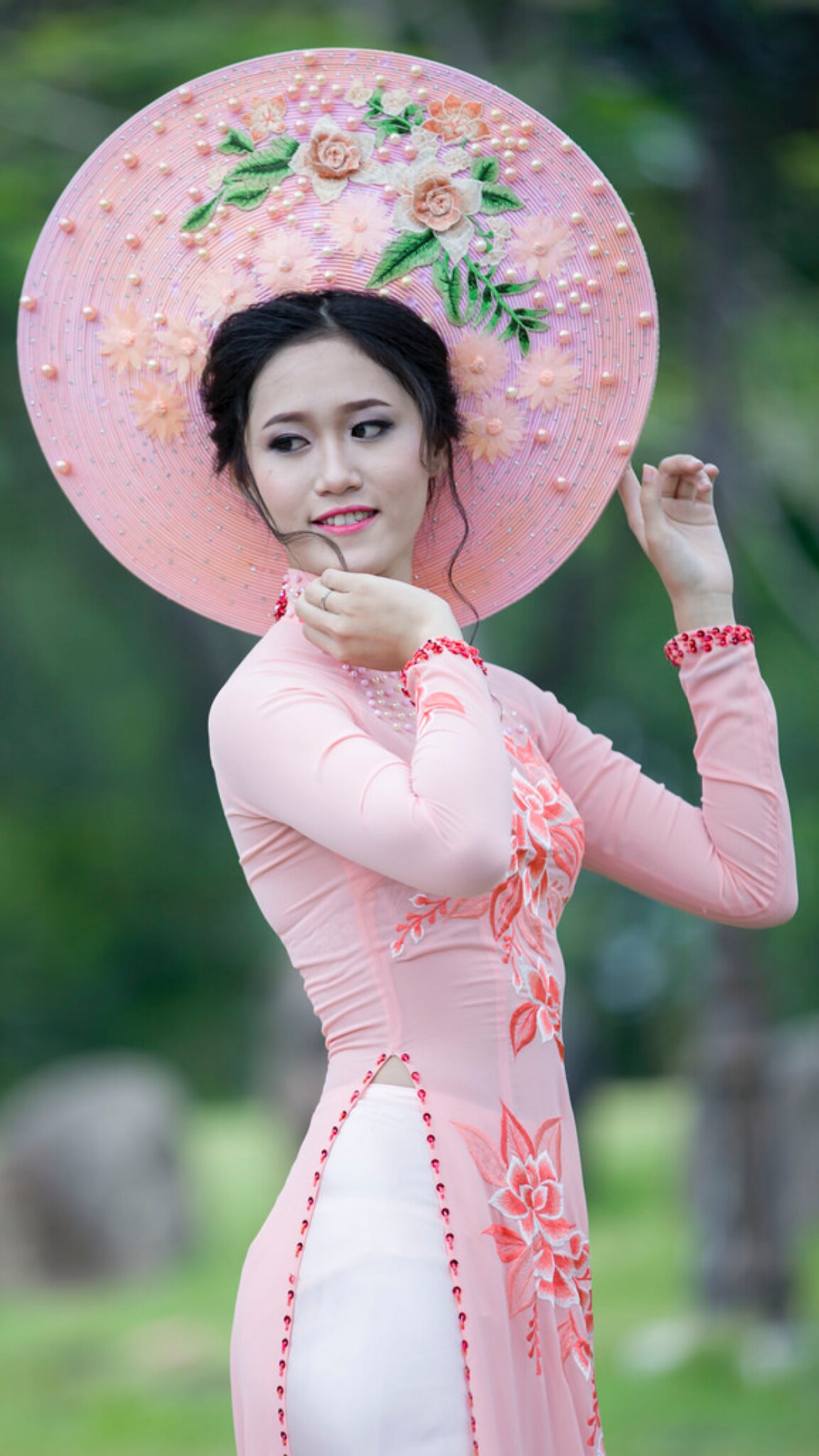 Áo dài hồng loạt ảnh thanh nhã [RVADA4]