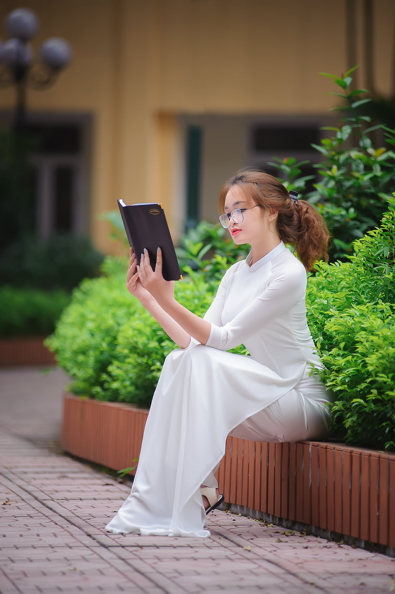 Yêu kiều áo dài trắng mắt kính [YTNTGL]