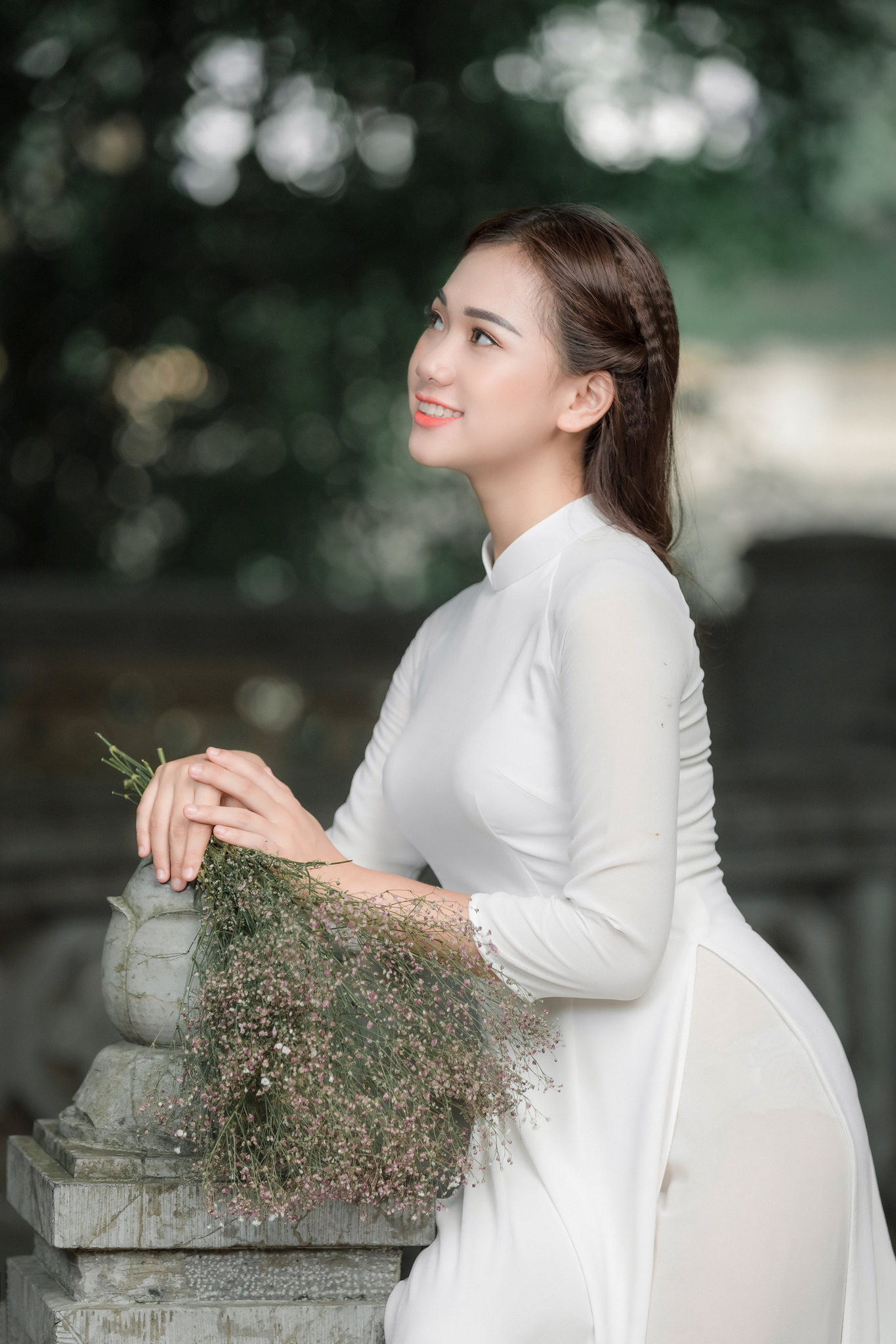 Áo dài trắng truyền thống tinh khôi trang nhã [RV5OBU]