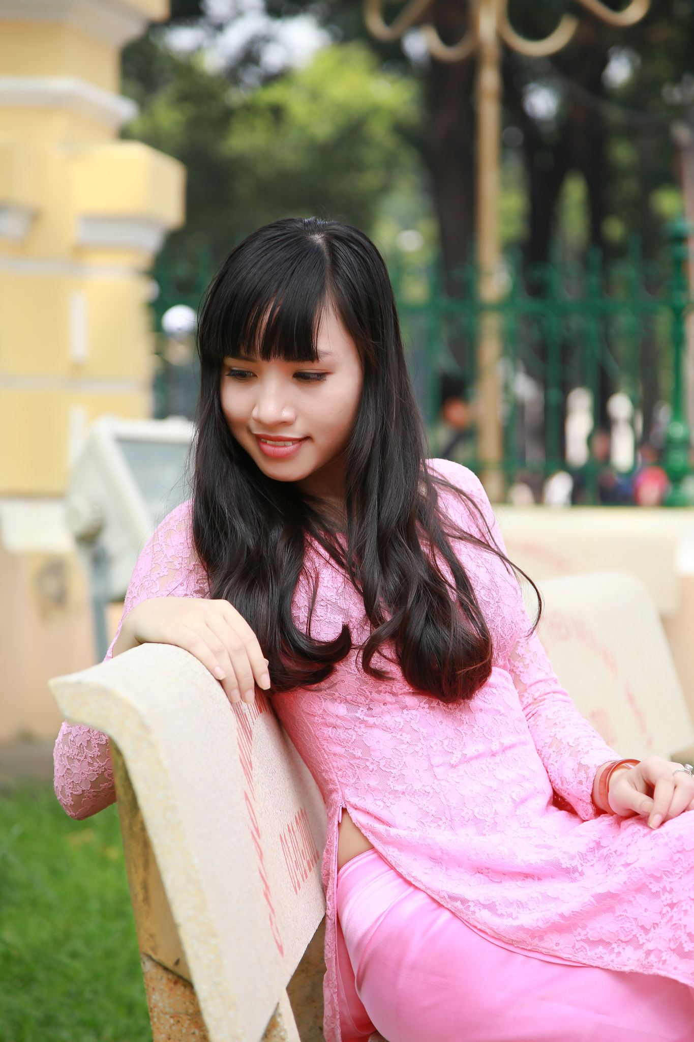 Áo dài hồng cuốn hút [QEKMRR]