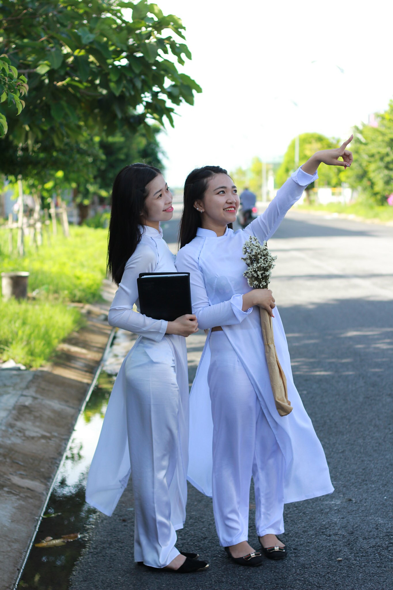 Áo dài trắng bộ sưu tập nữ sinh nhẹ nhàng [TCI27H]
