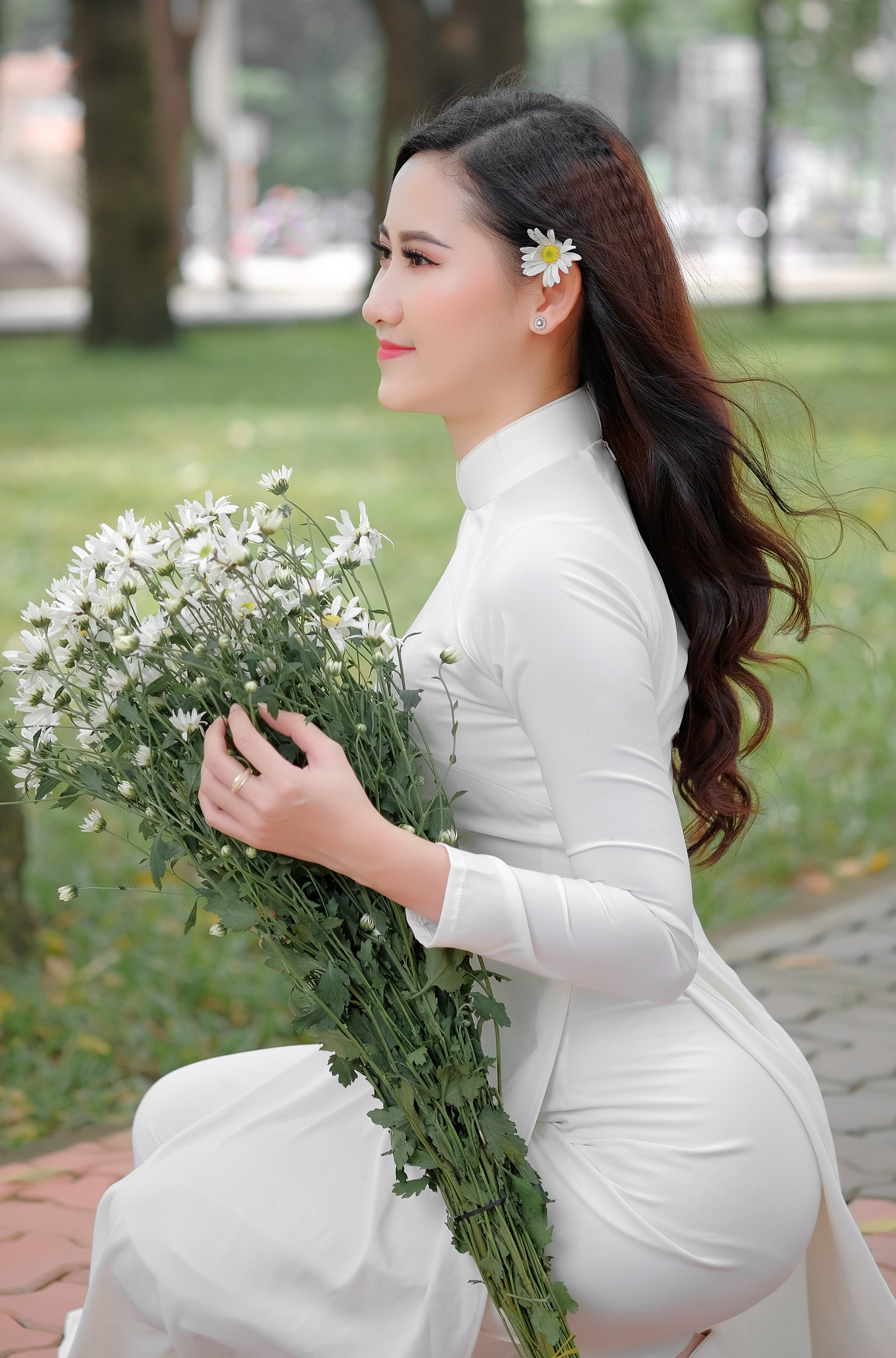 Loạt ảnh áo dài trắng tuyển chọn ngồi dáng điệu đà [KWKDQX]
