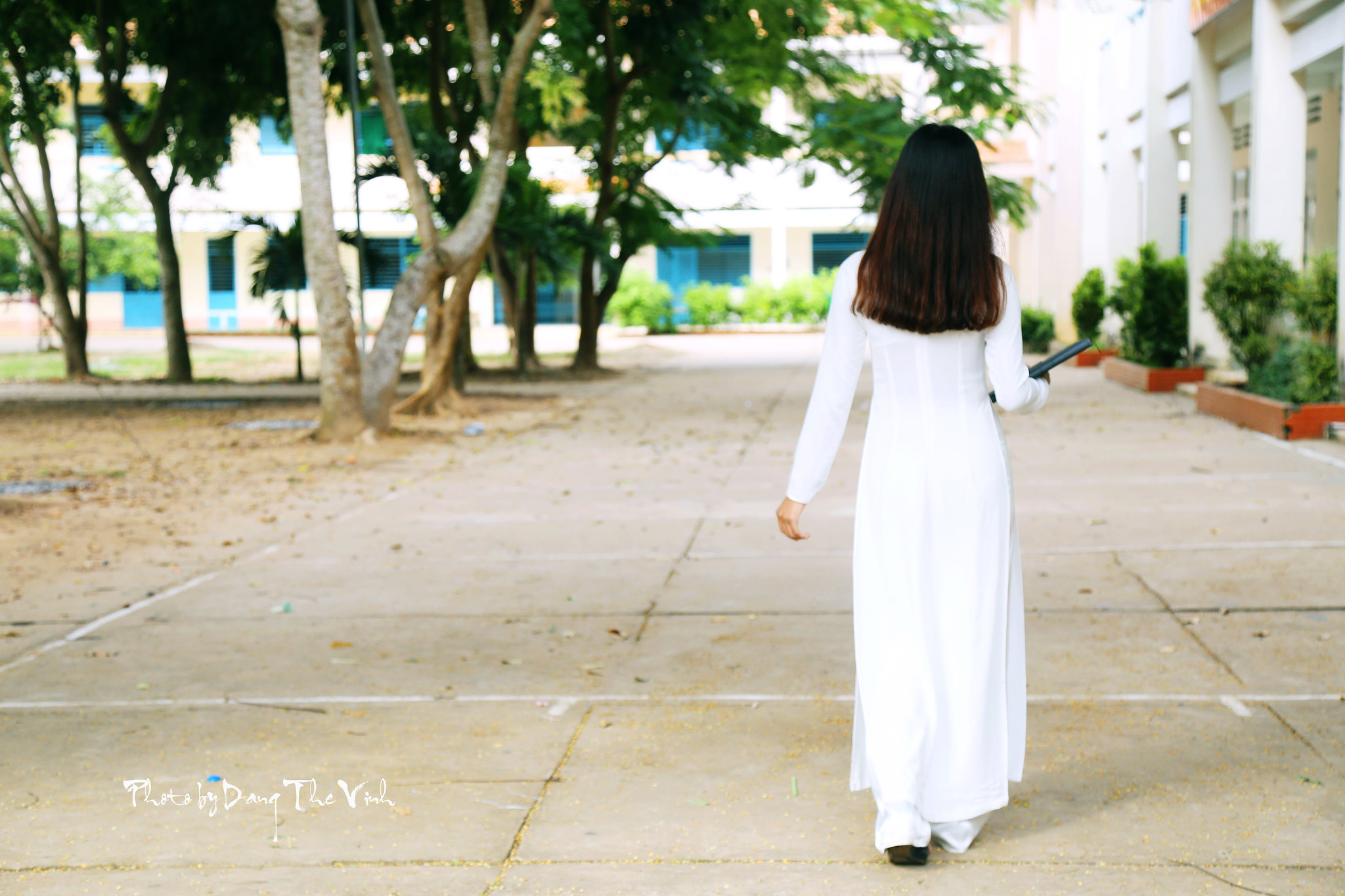 Áo dài trắng áo dài trắng thanh tao [ELNF5V]