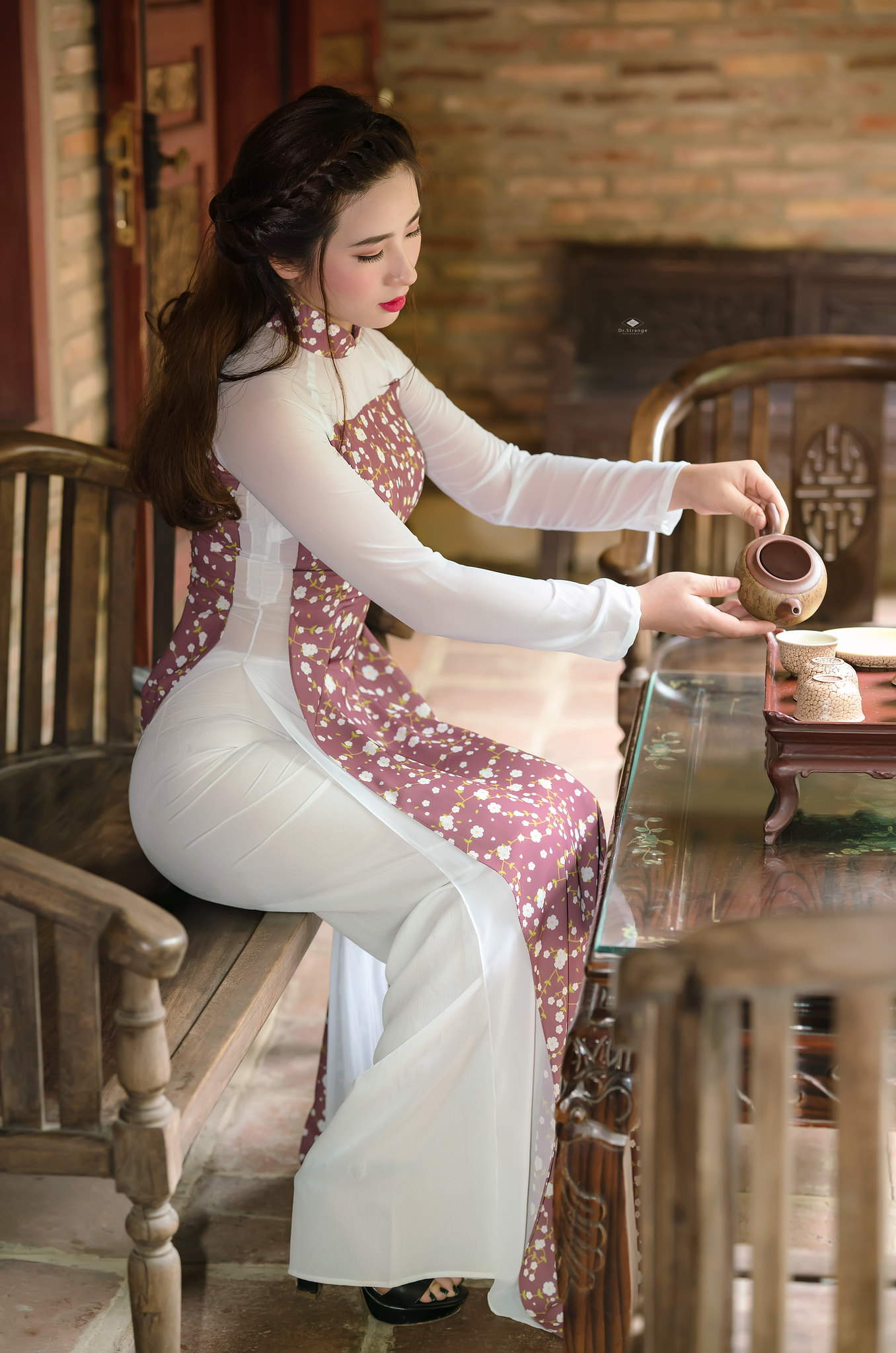 Áo dài trắng hình nền thướt tha thanh lịch [DMBIPR]