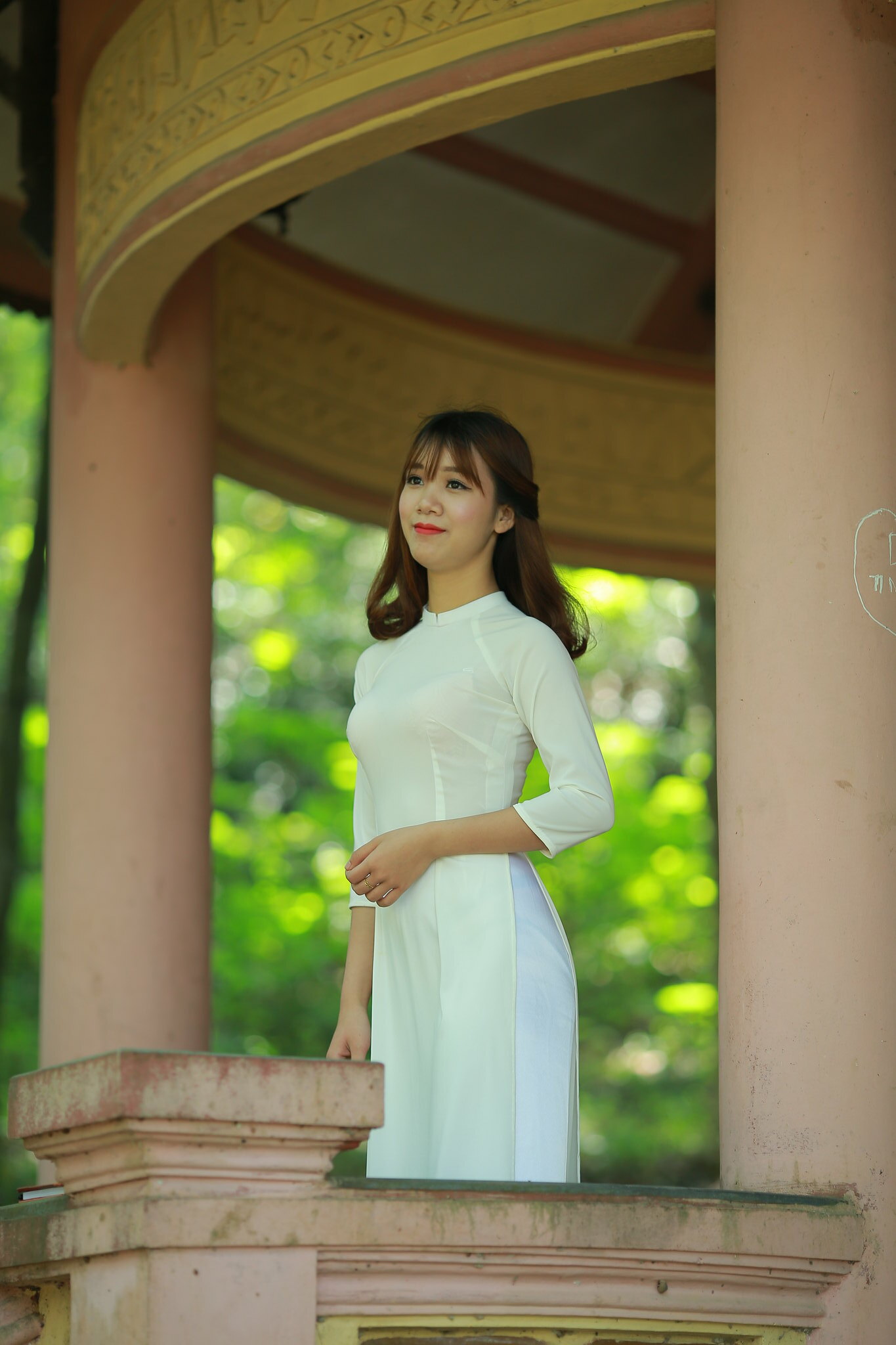 Áo dài trắng hot girl lễ chùa nhẹ nhàng [NBFJLH]