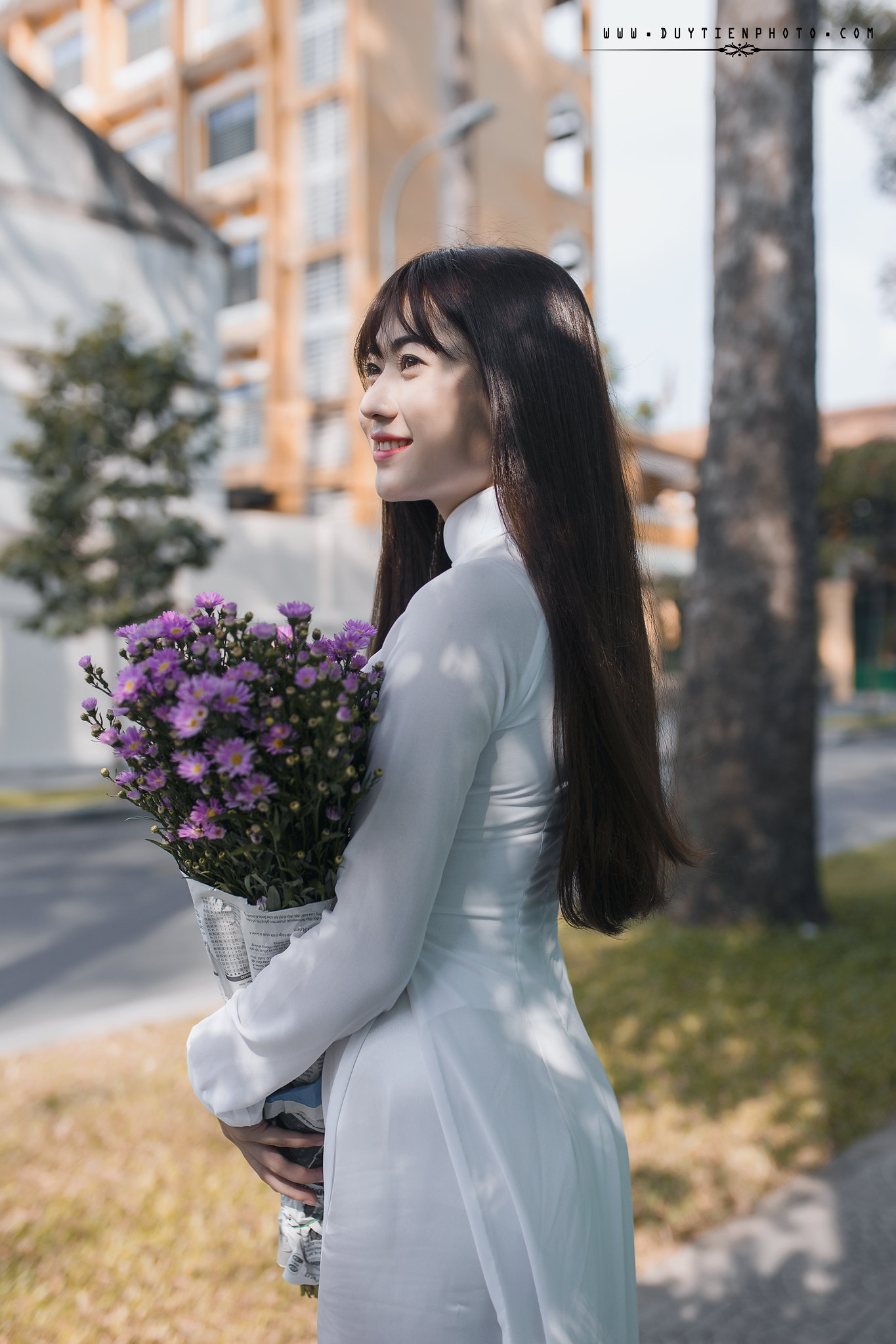 Áo dài trắng nữ tính hoa [RBM14K]