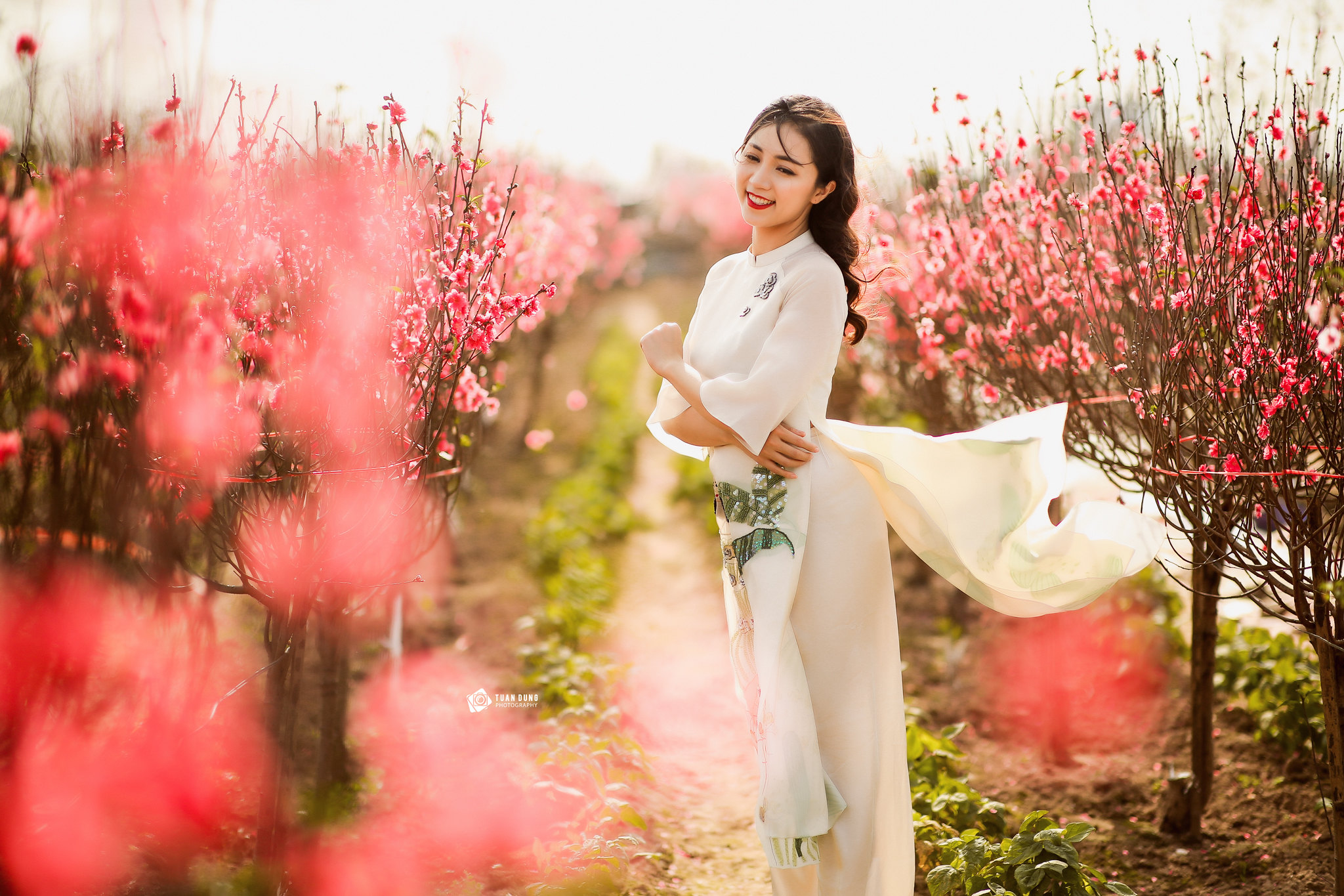 Áo dài trắng cổ điển hoa đào [IBWWFW]