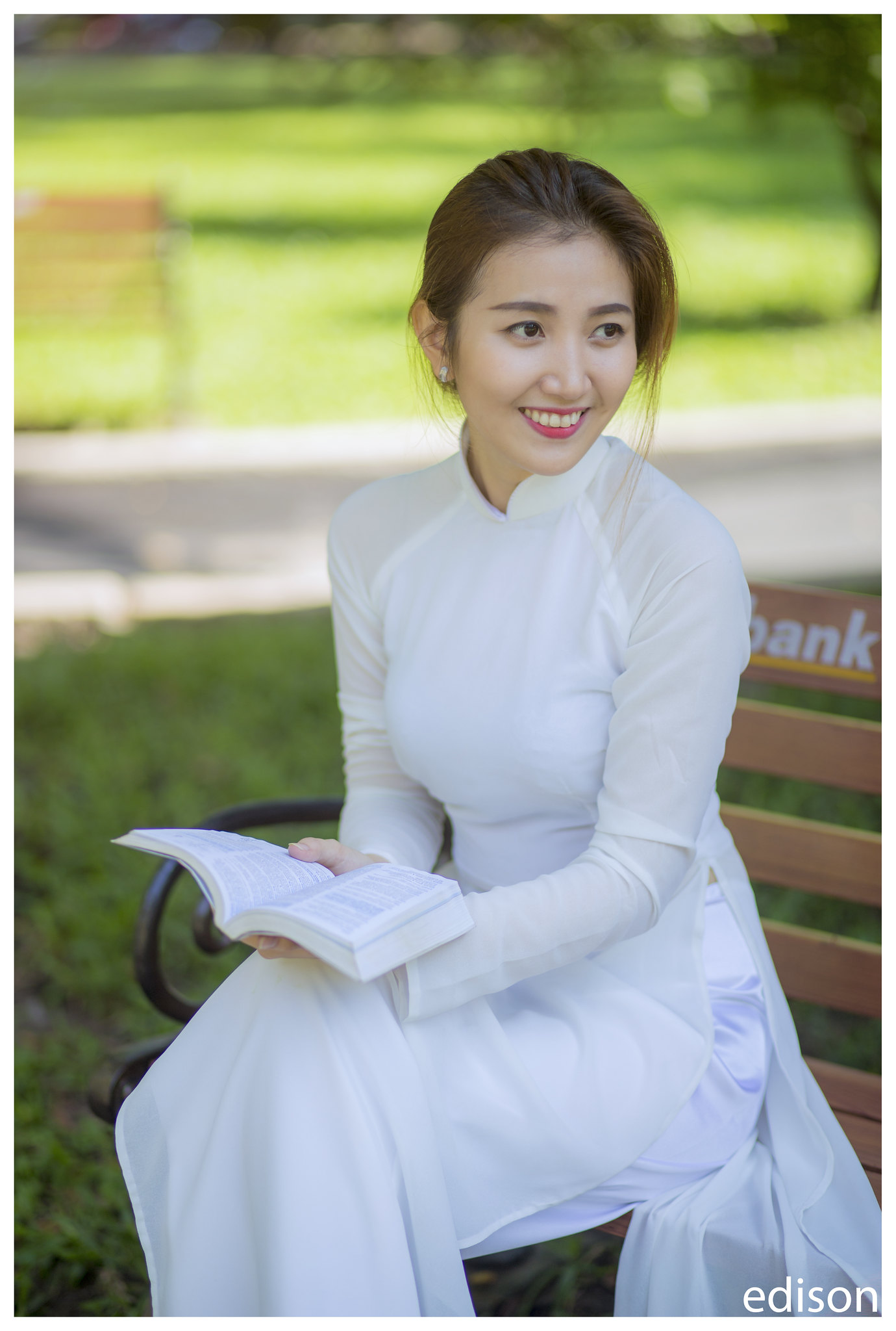 Áo dài trắng tinh khôi [GFRU32]
