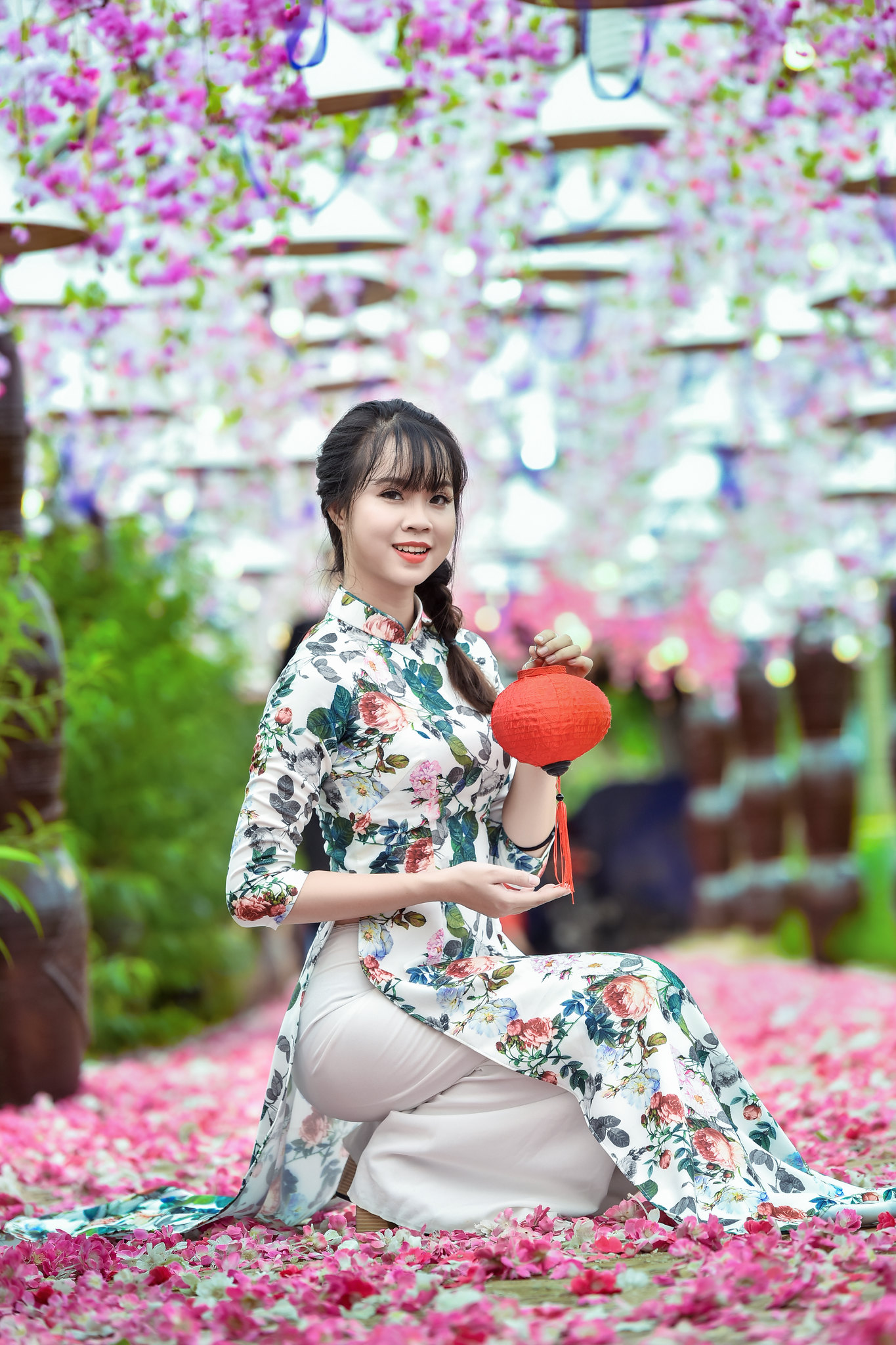 Mộc mạc áo dài họa tiết hoa [UQVKYE]