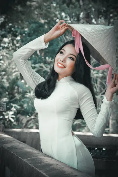Mộc mạc áo dài trắng [ZP1ZGV]