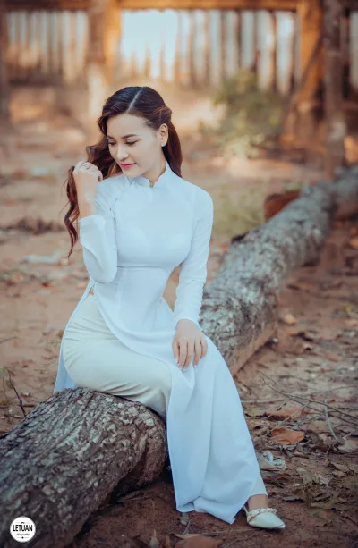 Áo dài trắng hút hồn lễ chùa [Y64SAT]