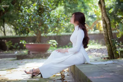 Áo dài trắng người đẹp nét Việt [1RMQHY]