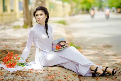 Tà áo dài áo dài trắng tinh tế hoa phượng [VEBQSS]