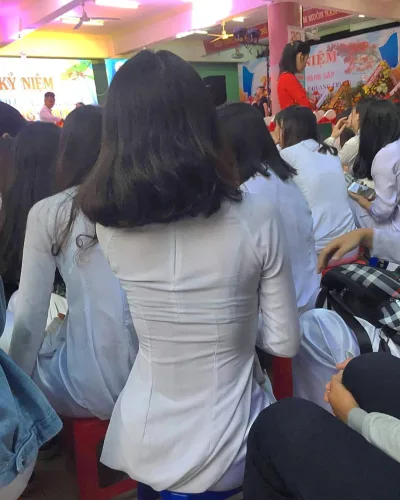 Áo dài trắng kiêu sa sân trường [GNAY1B]