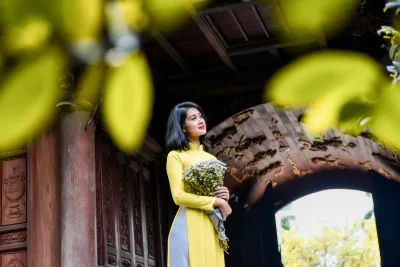 Bộ ảnh áo dài vàng cuốn hút hoa [EADSVE]