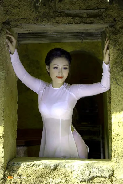 Áo dài trắng thanh thoát cổ kính [BWMXOP]