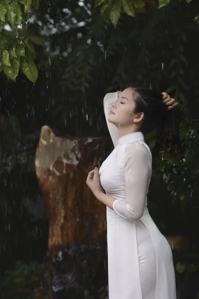 Áo dài trắng truyền thống ướt thướt tha [3TWIEP]