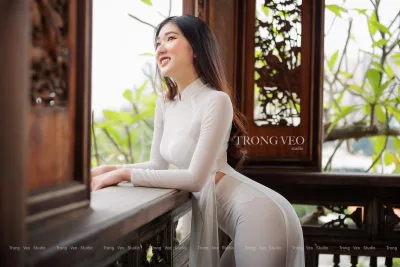 Nét đẹp áo dài áo dài trắng sang trọng trang gala [ITJKEP]