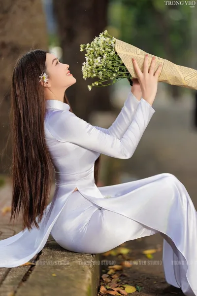 Duyên dáng áo dài trắng hoa [MUJYXD]