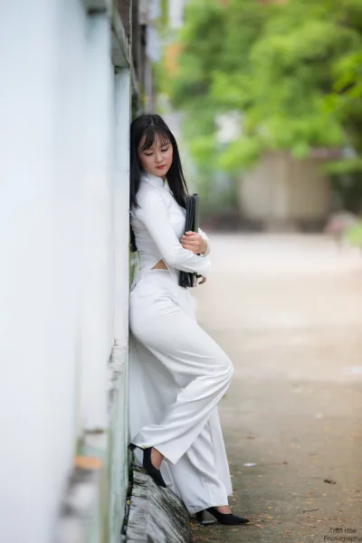 Hình nền áo dài trắng quý phái [CHMCFX]