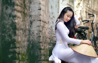Áo dài trắng cổ kính nền nã [36SSWA]