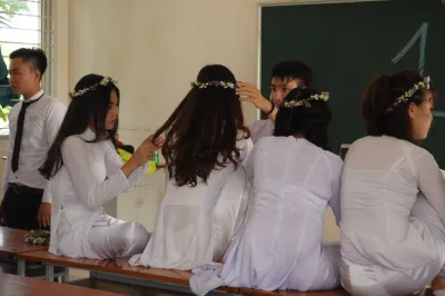 Áo dài trắng vẻ đẹp áo dài lớp học nữ tính [EWKGRP]