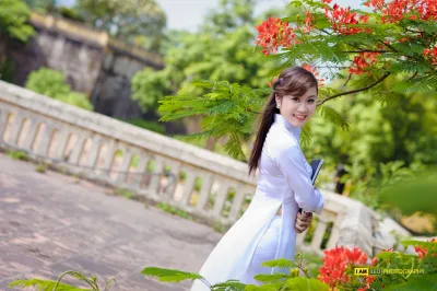 Thanh thoát áo dài trắng nữ sinh [KJ7NQS]
