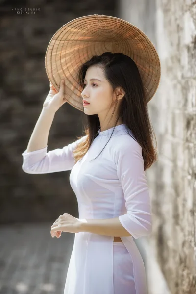Áo dài trắng hiện đại nón lá [TET8KW]