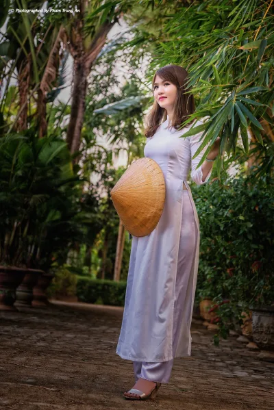 Nền nã áo dài trắng nữ sinh [XCFCO1]