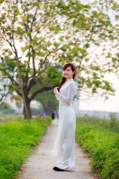 Áo dài trắng đằm thắm [PIFRTD]