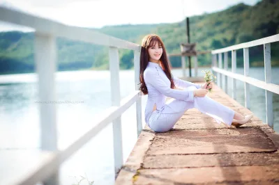 Áo dài trắng nữ sinh tinh khôi [6MVSS2]