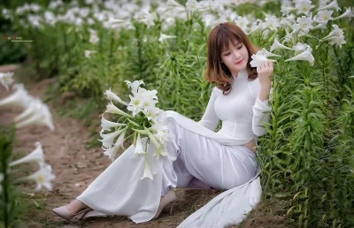 Áo dài trắng tà áo dài tinh khôi kiêu sa [0JVRXU]