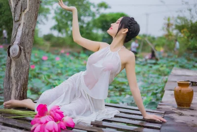 Người đẹp Áo Yếm thanh tao ướt [I7FK5L]