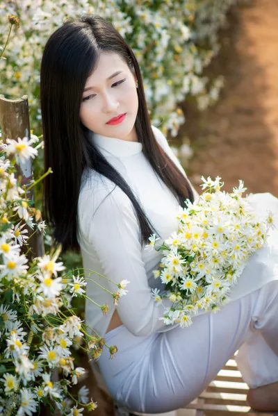 Hot girl áo dài trắng quý phái hoa [2EXCGB]