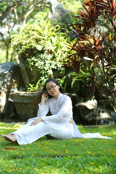 Áo dài trắng vẻ đẹp áo dài mắt kính tuyển chọn [P0AIXJ]