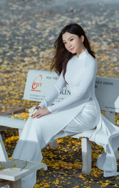 Áo dài trắng ghế đá thanh thoát [X41P8O]